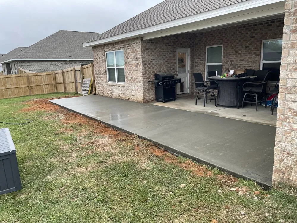 Professional garden landscaping for beautiful yards in Daphne, AL by Phoenix Hardscapes