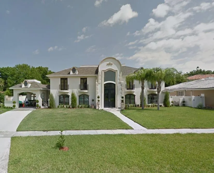 Trusted lawn mowing service in Tampa, FL - Phoenix Home Builders