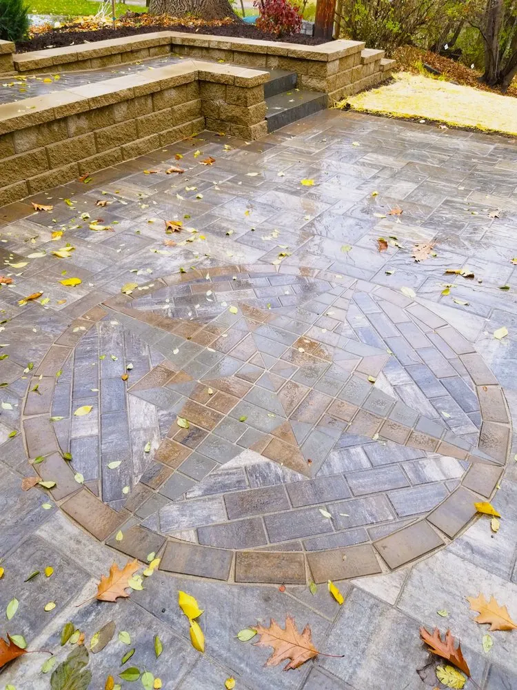 Top-rated garden landscaping in Oakdale, MN by Phoenix Landscaping