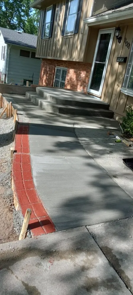 Top-rated yard cleanup service near you across Independence, MO - Phoenix landscaping plus