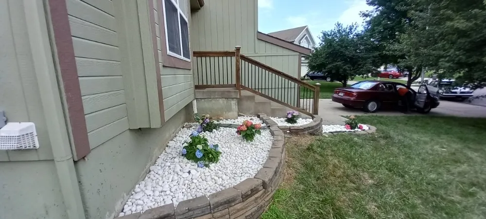 Reliable lawn care service for beautiful yards across Independence, MO - Phoenix landscaping plus