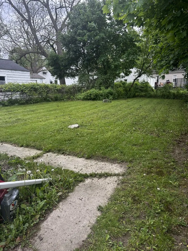 Top-rated yard maintenance with custom design in Flint, MI by Phoenix Lawn Care