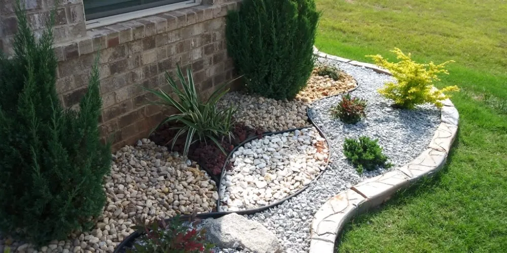 Top-rated garden landscaping in Fairburn, GA by Phoenix Painting and Landscaping