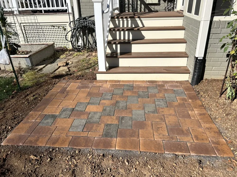 Reliable lawn care service experts serving Falls church, VA - Phoenix Pavers