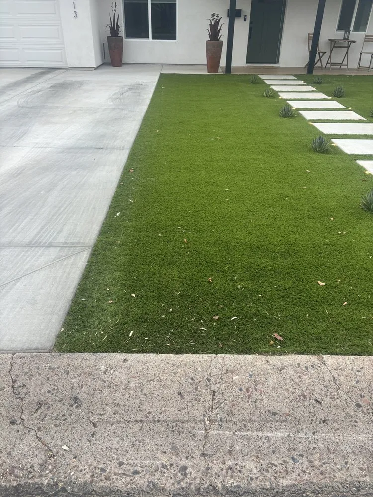 Professional lawn mowing service for homes in Phoenix, AZ by Phoenix Primera Builders