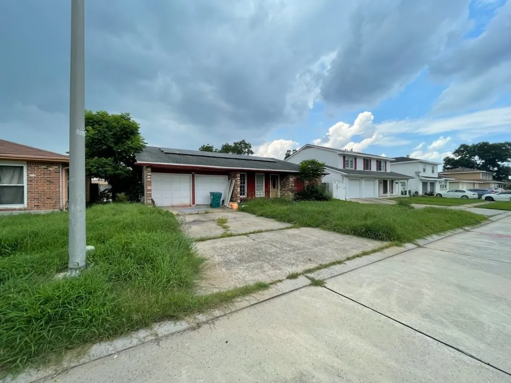 Professional outdoor landscaping in Marrero, LA - Phoenix Rising