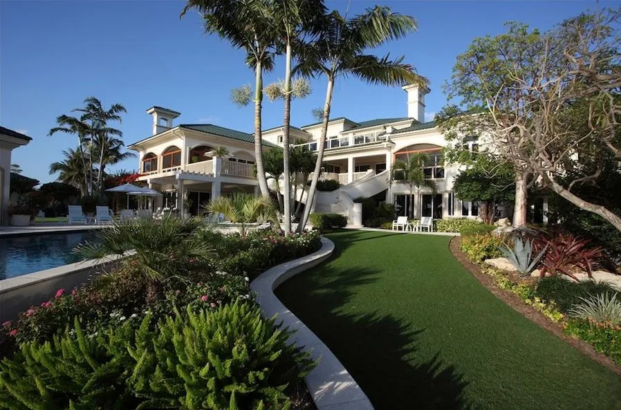 Reliable lawn care service for outdoor upgrades in Fort Myers, FL by Photoscape