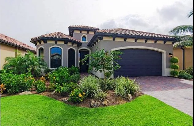 Expert yard maintenance for beautiful yards across Fort Myers, FL - Photoscape