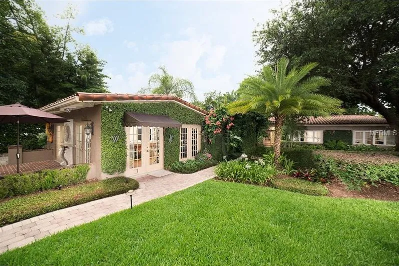 Expert yard maintenance in Fort Myers, FL by Photoscape