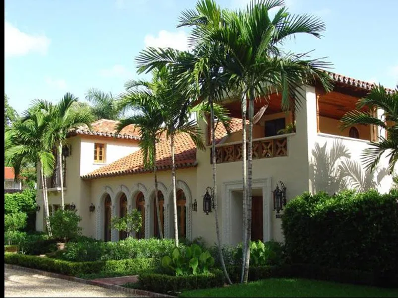 Expert lawn mowing service in Fort Myers, FL by Photoscape