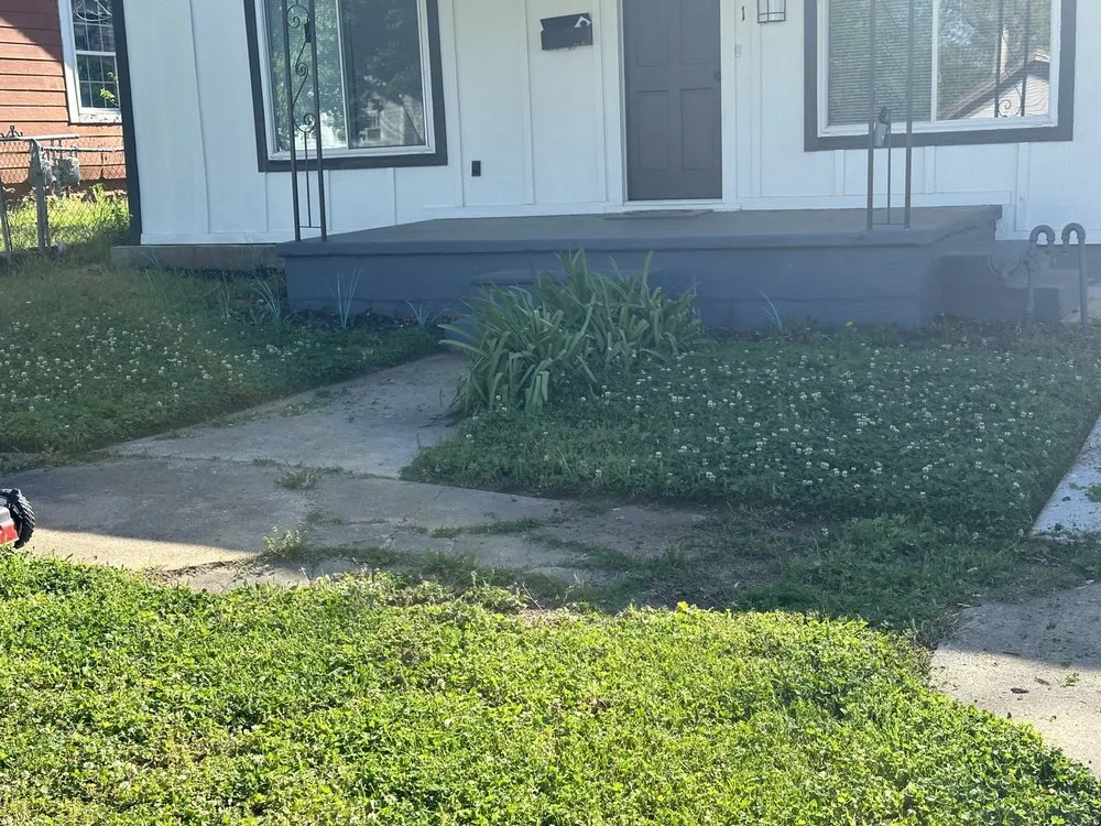 Custom yard maintenance experts serving Nichols Hills, OK - Phully Clipped Lawns