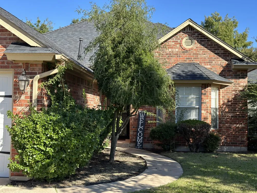 Local yard maintenance near you in Nichols Hills, OK by Phully Clipped Lawns