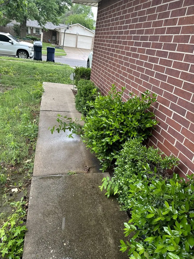 Expert landscape design in Nichols Hills, OK by Phully Clipped Lawns