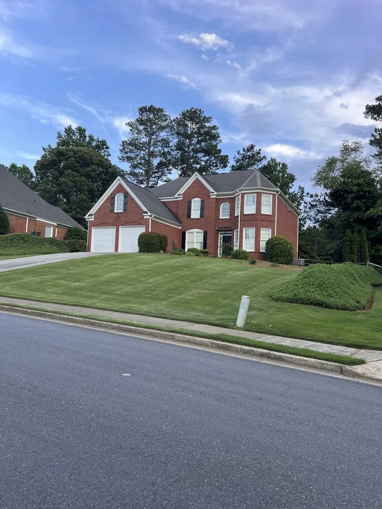 Professional landscaping services experts serving Jefferson, GA - Pica Pasto Lawn Care