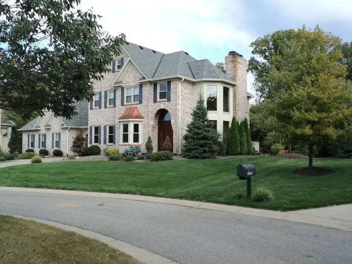 Top-rated garden landscaping in Fishers, IN by Picasso Lawn & Landscape