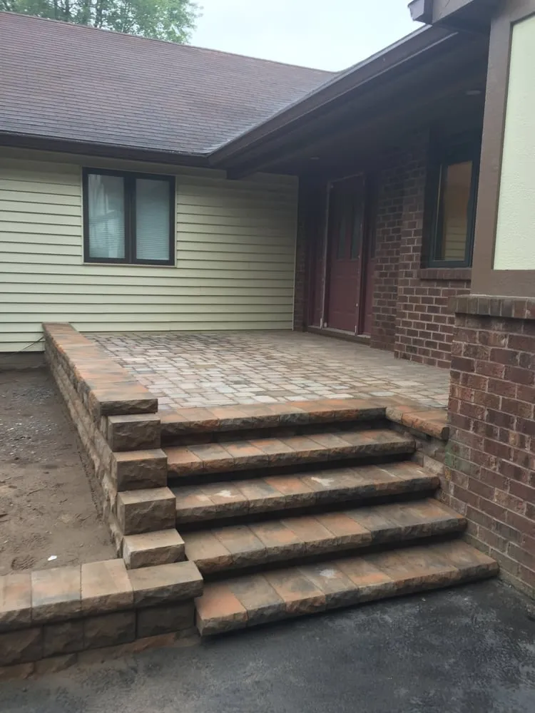 Custom lawn mowing service experts serving Rochester, NY - Piccarreto Landscape