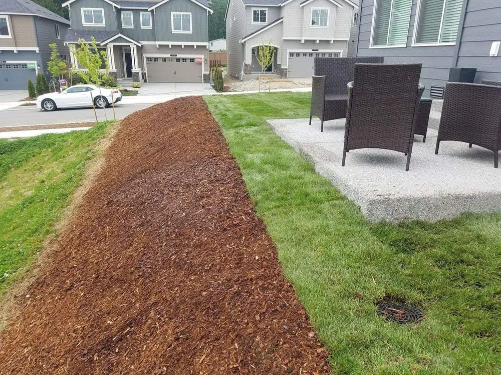 Professional lawn care service experts serving Lake Stevens, WA - Pickard Construction Services