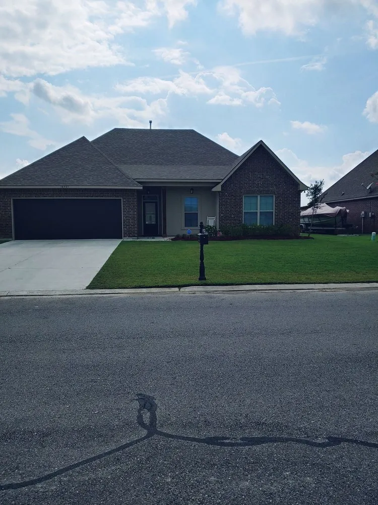 Expert yard maintenance in Baton Rouge, LA - Pickering Lawn Care & Home Maintenance