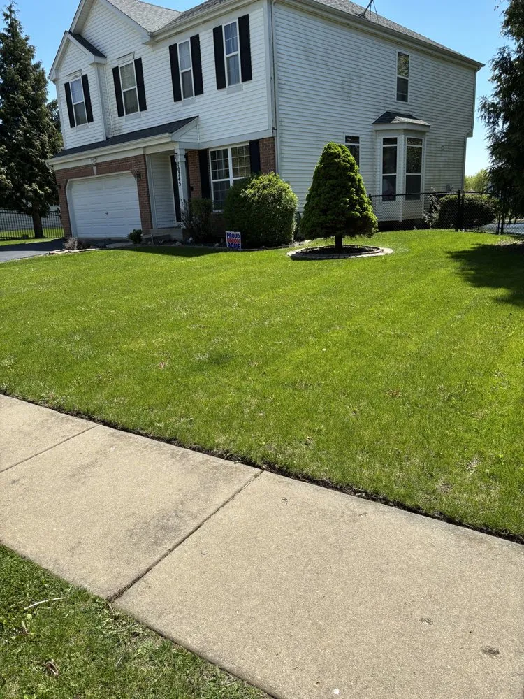 Professional yard maintenance in Hampshire, IL by Pickett’s Lawncare