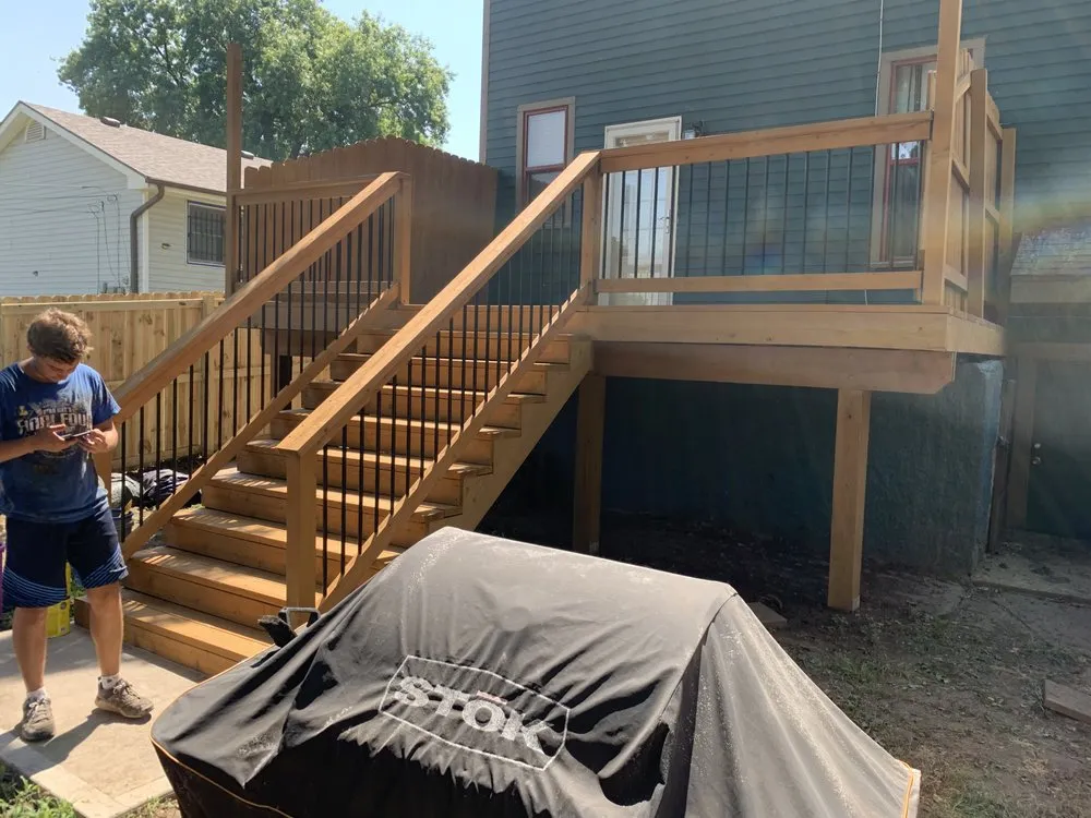 Custom garden landscaping experts serving Kansas City, MO - PickNix Deck and Fence Staining