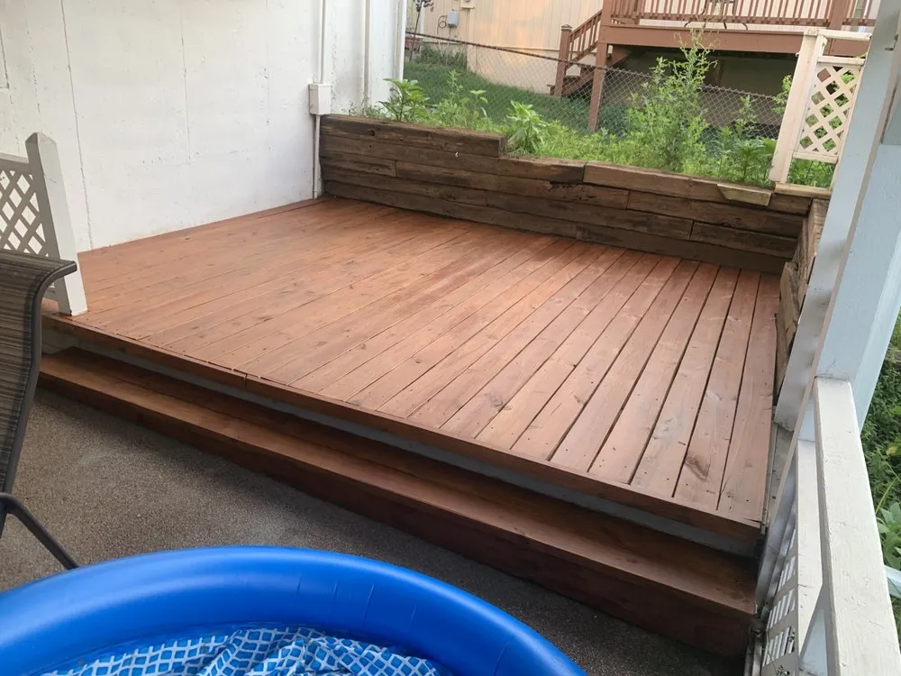 Local lawn care service experts serving Kansas City, MO - PickNix Deck and Fence Staining