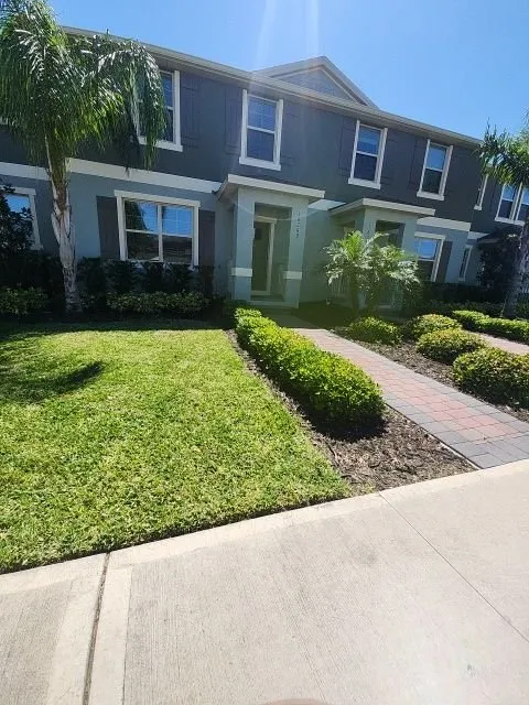 Top-rated landscaping services in Orlovista, FL by Picture Green Lawn Care