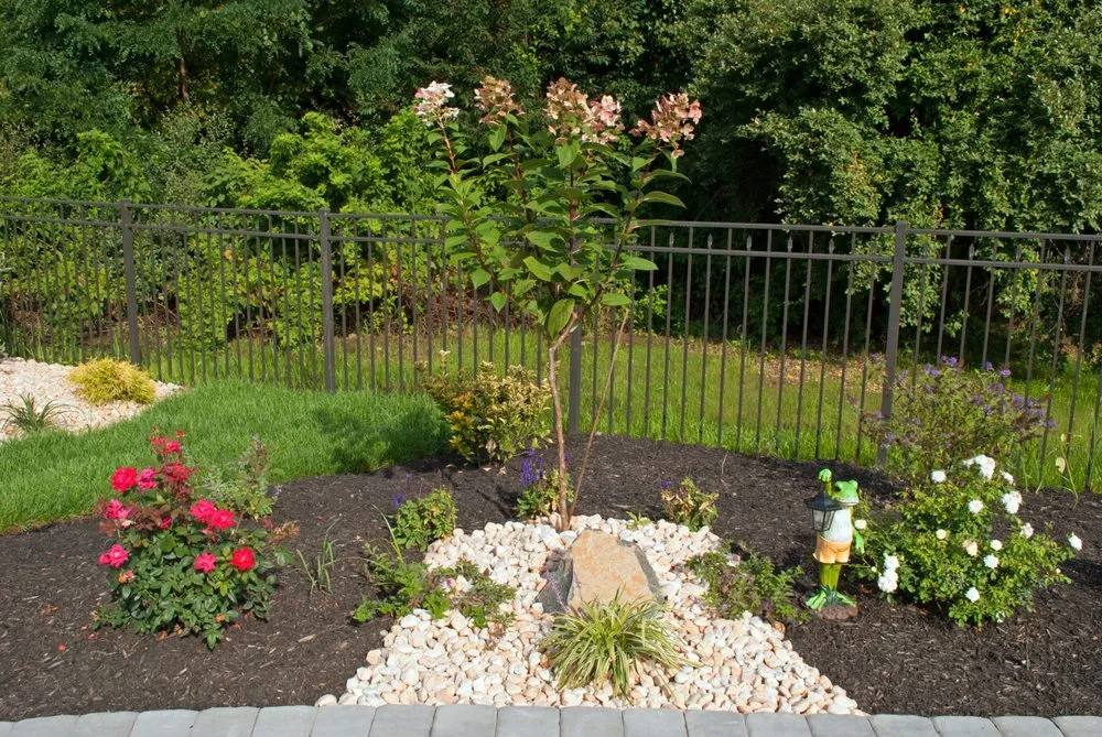 Top-rated garden landscaping in Manalapan, NJ by Picture Perfect Landscaping