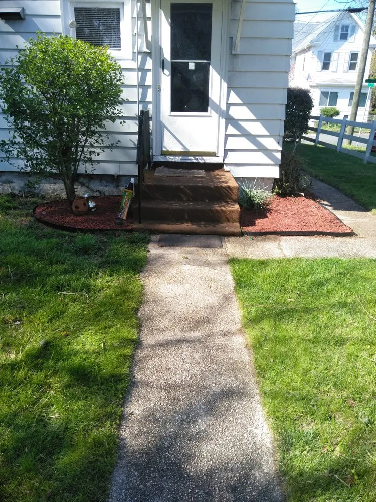Professional yard maintenance in Upper Marlboro, MD - Picture Perfect Landscaping