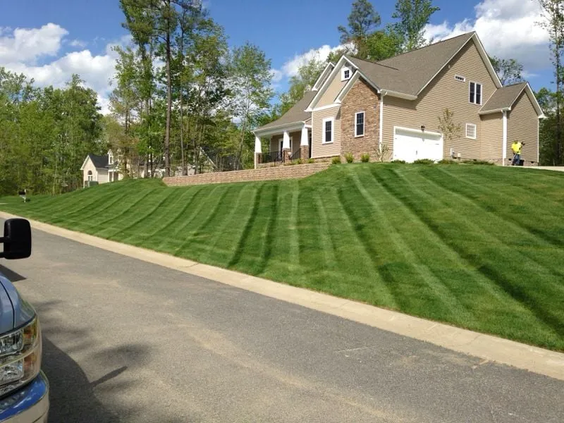 Affordable yard maintenance experts serving Petersburg, VA - Picture Perfect Lawn Maintenance