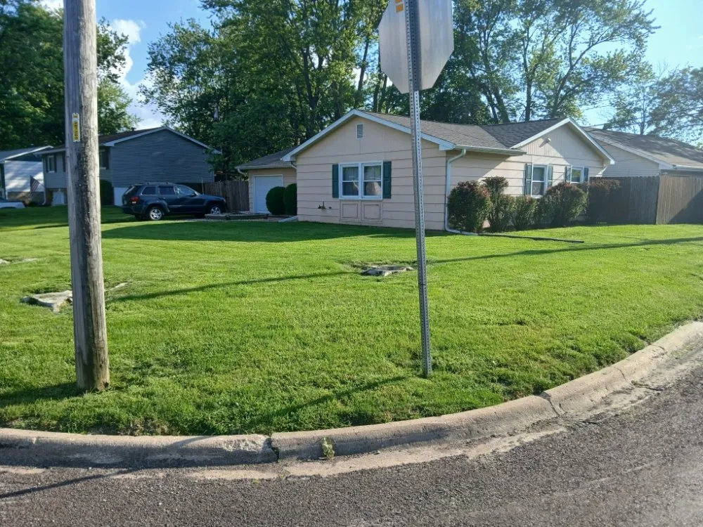 Reliable lawn mowing service near you in Peoria, IL by Picture Perfect Lawncare