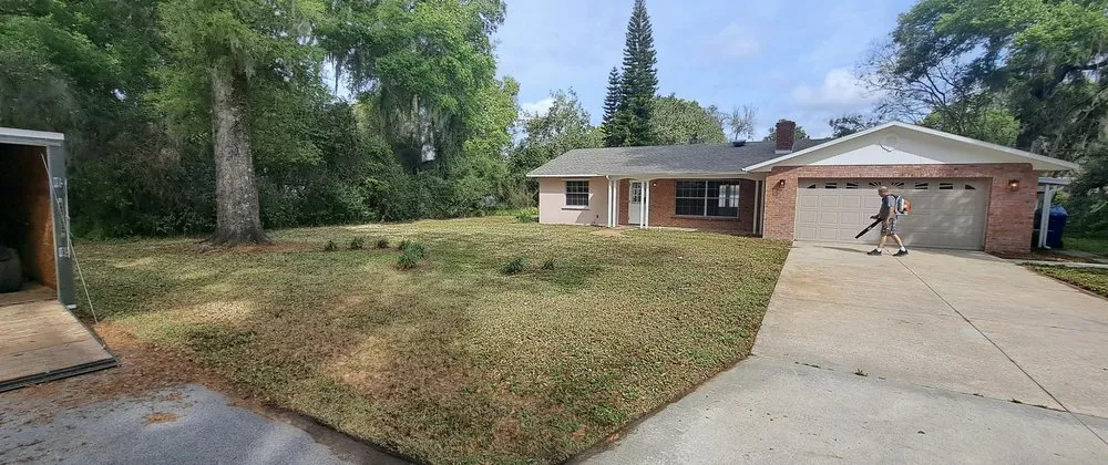 Custom lawn mowing service in DeLand, FL by Picz lawn service