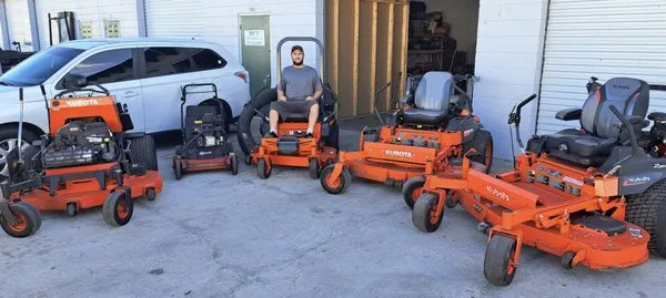 Picz lawn service Logo