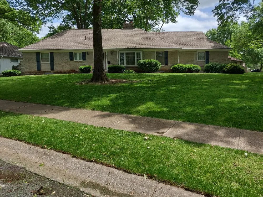 Local outdoor landscaping in Kansas City, MO - Pif