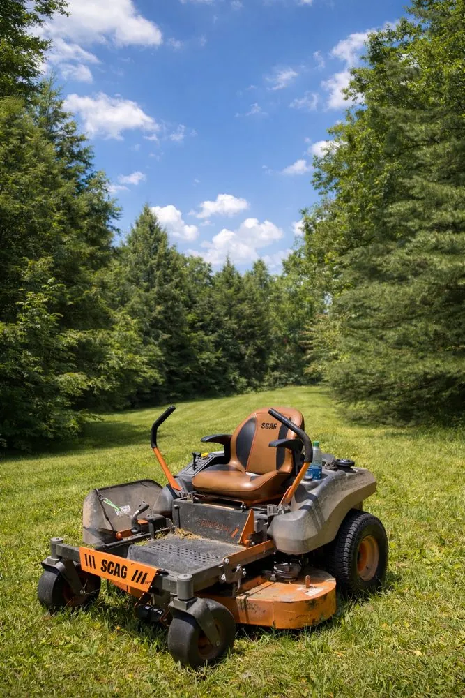 Professional lawn care service in Oliver Springs, TN - Pine & Order