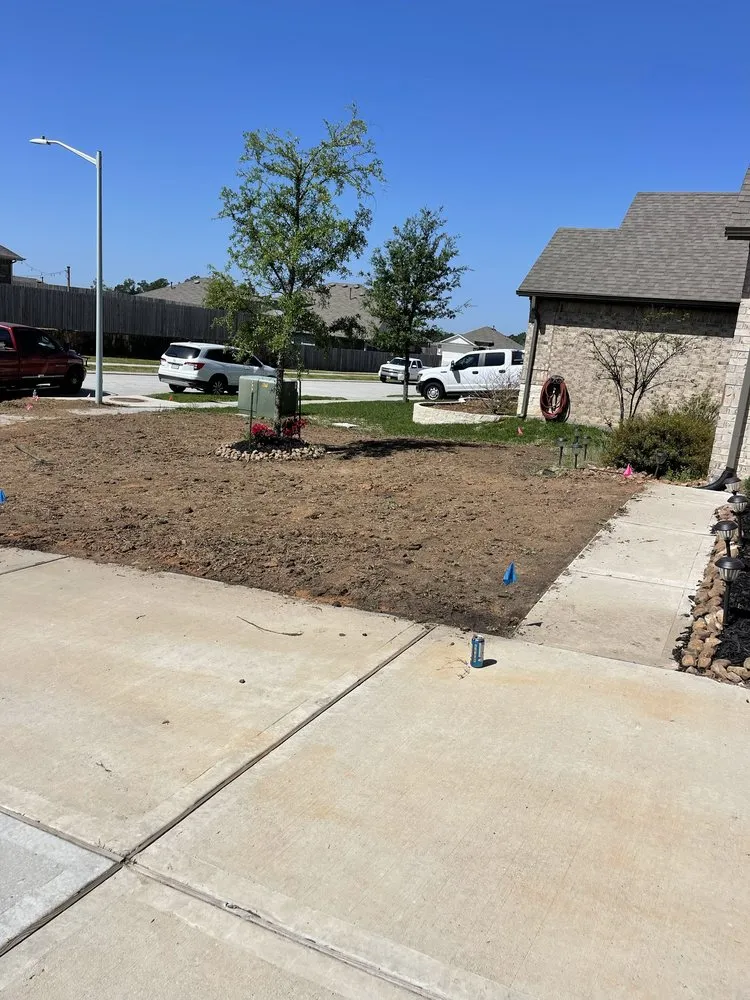 Custom outdoor landscaping for homes in Conroe, TX by Pine Forest Lawn Care