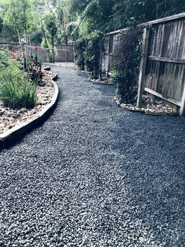 Custom lawn mowing service in Conroe, TX by Pine Forest Lawn Care