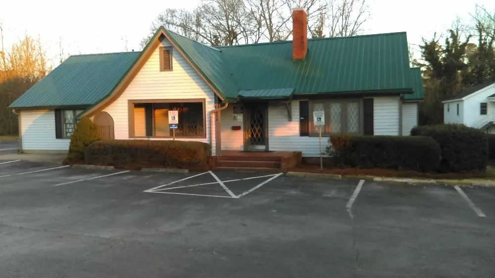 Custom yard cleanup service in Douglasville, GA - Pine Straw Plus