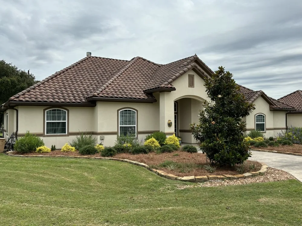 Custom outdoor landscaping experts serving Katy, TX - Pine Straw Texas