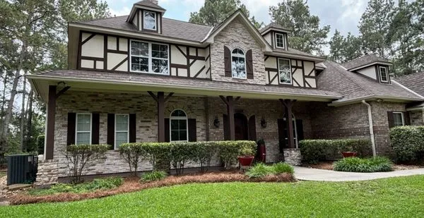 Pine Straw Texas Logo