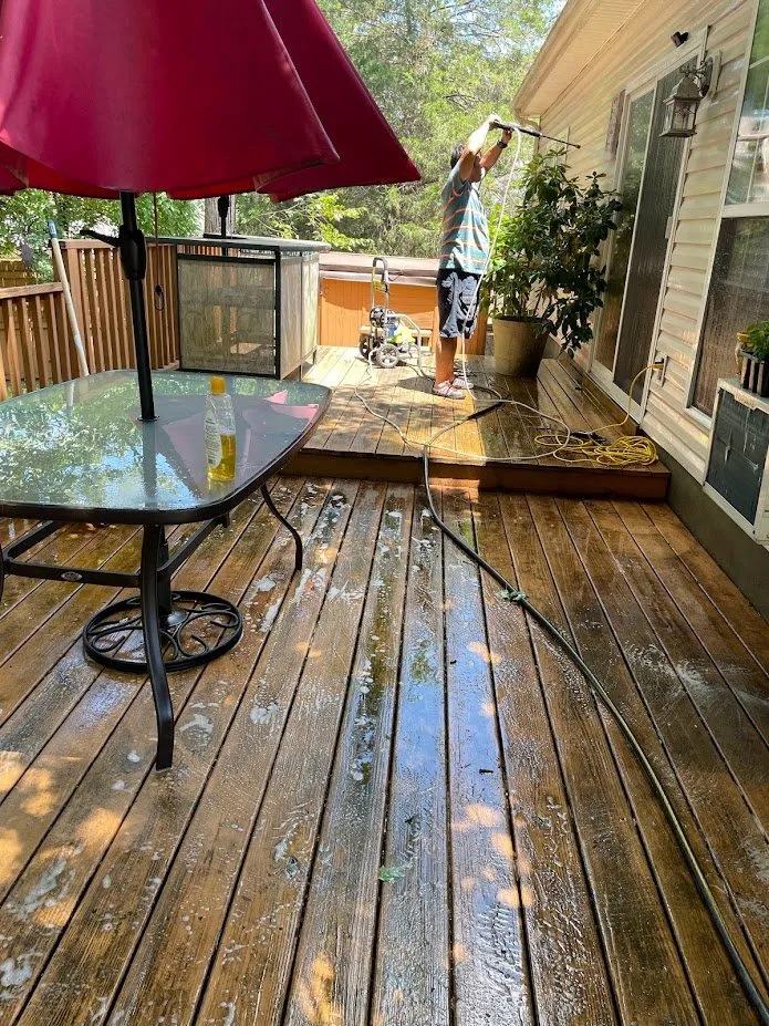 Local landscaping services experts serving La Vergne, TN - Pineapple Wood Landscaping