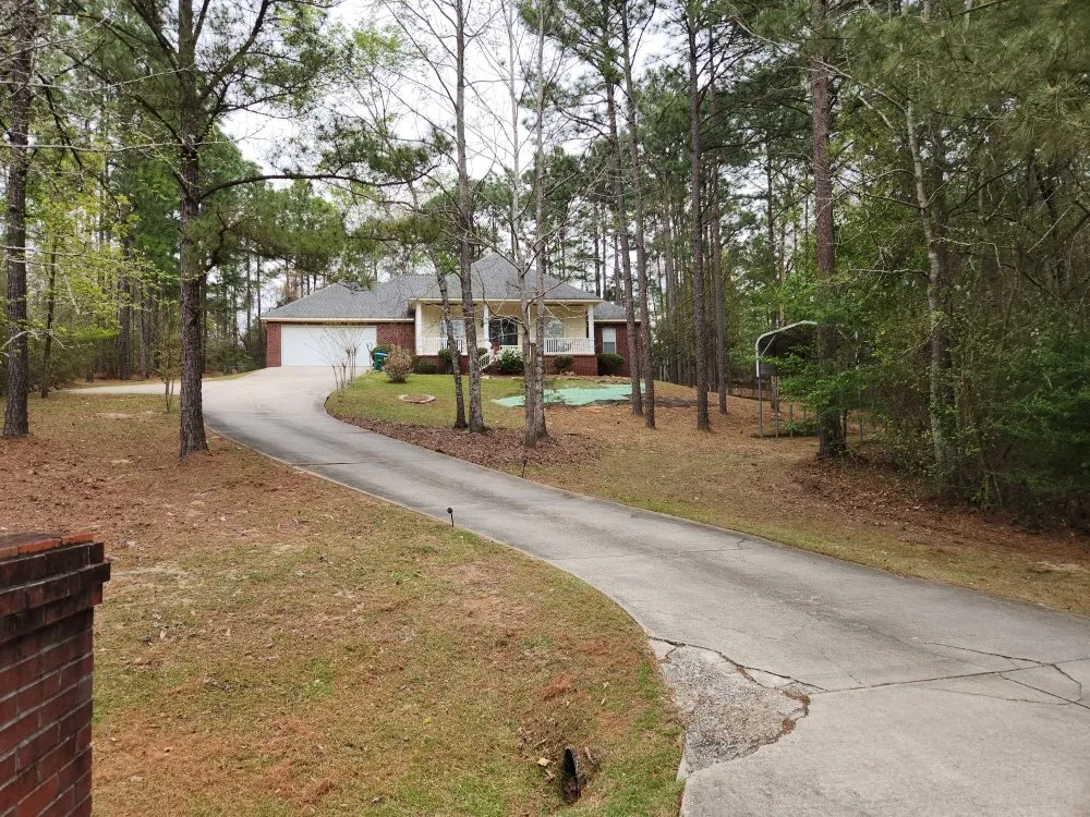 Affordable lawn care service near you across Richton, MS - Pinebelt Mow Pro