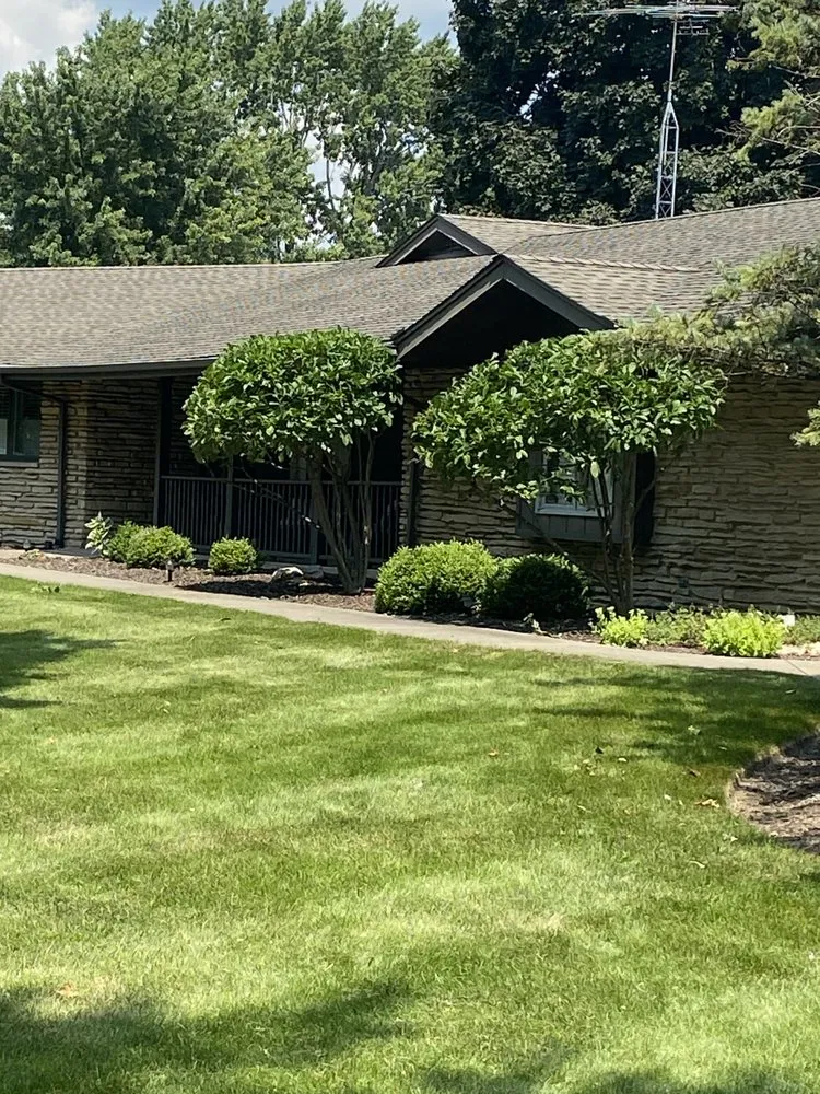 Professional garden landscaping in Romeoville, IL - Pineda Landscaped