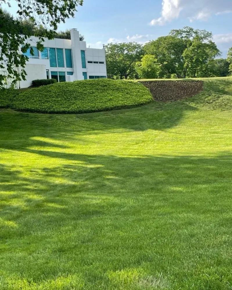 Trusted yard cleanup service for homes across Smithtown, NY - Pineda Landscaping