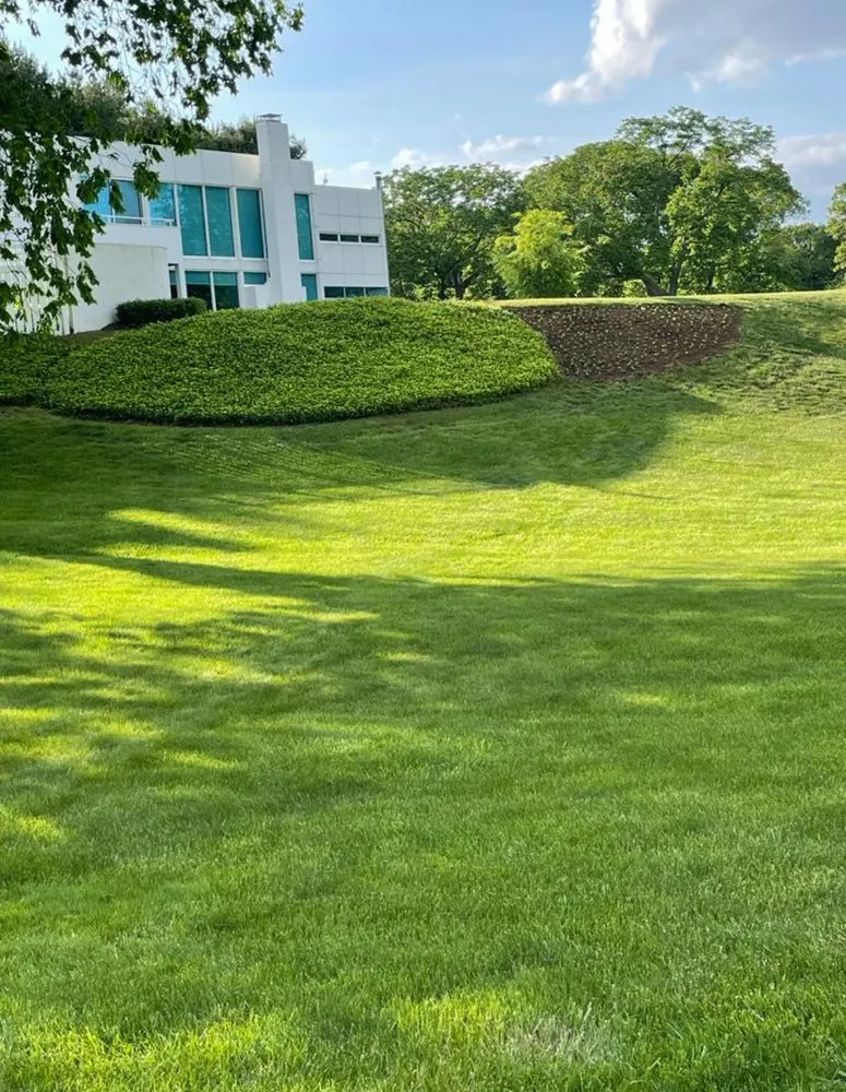 Professional garden landscaping in Smithtown, NY by Pineda Landscaping