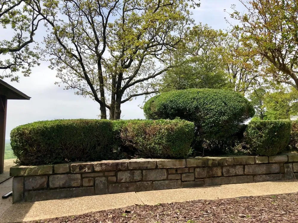 Trusted outdoor landscaping experts serving Van Buren, AR - Pineda Lawn Maintenance & Pest Control