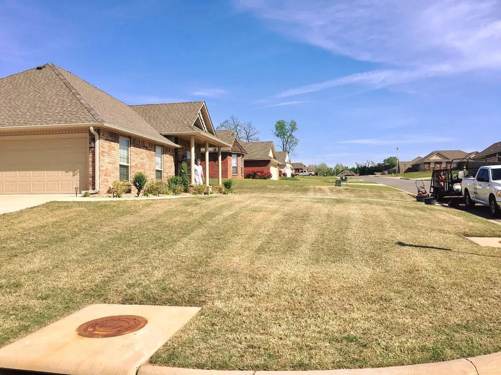 Top-rated landscaping services in Van Buren, AR by Pineda Lawn Maintenance & Pest Control