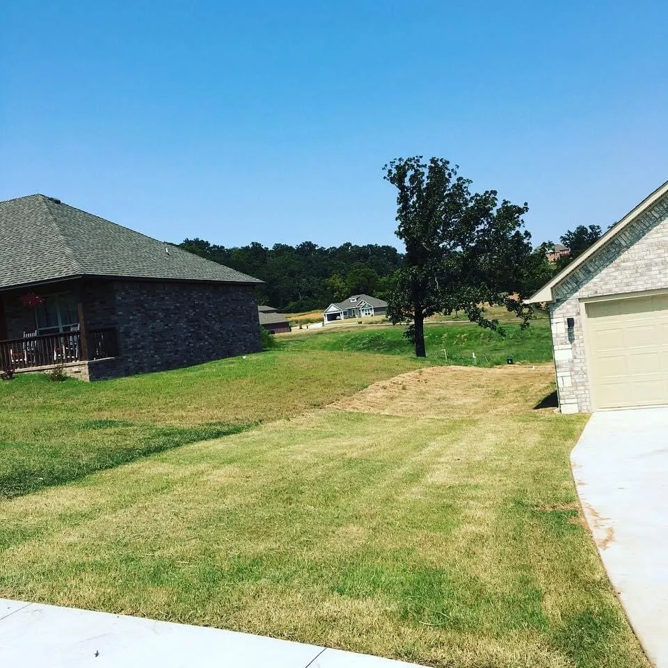 Trusted lawn mowing service near you in Van Buren, AR by Pineda Lawn Maintenance & Pest Control