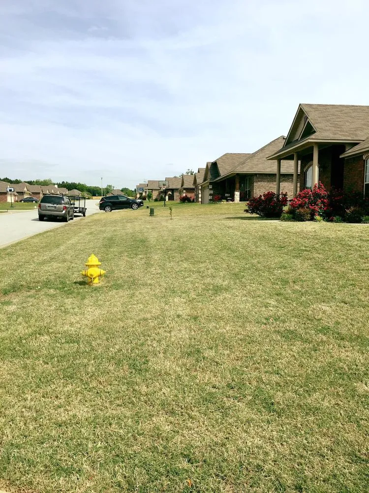 Local landscaping services in Van Buren, AR by Pineda Lawn Maintenance & Pest Control