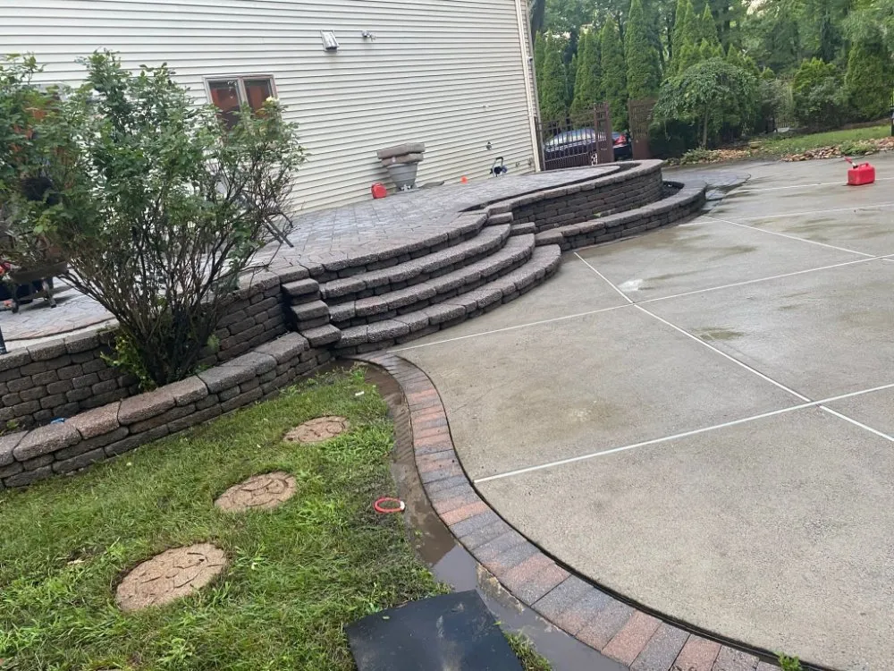 Affordable yard maintenance in Elizabeth, NJ - Pineda Seamless Gutters And Landscaping