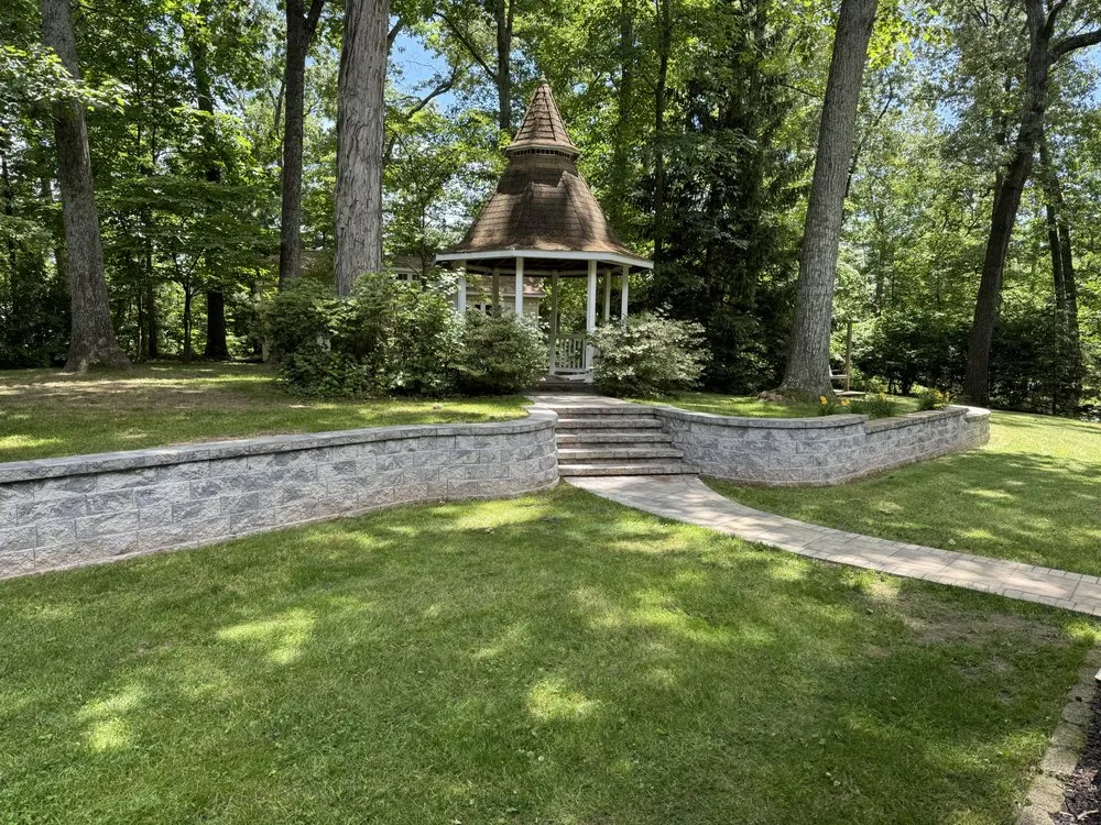 Top-rated lawn mowing service for homes in Glen Burnie, MD by Pineda Stonework